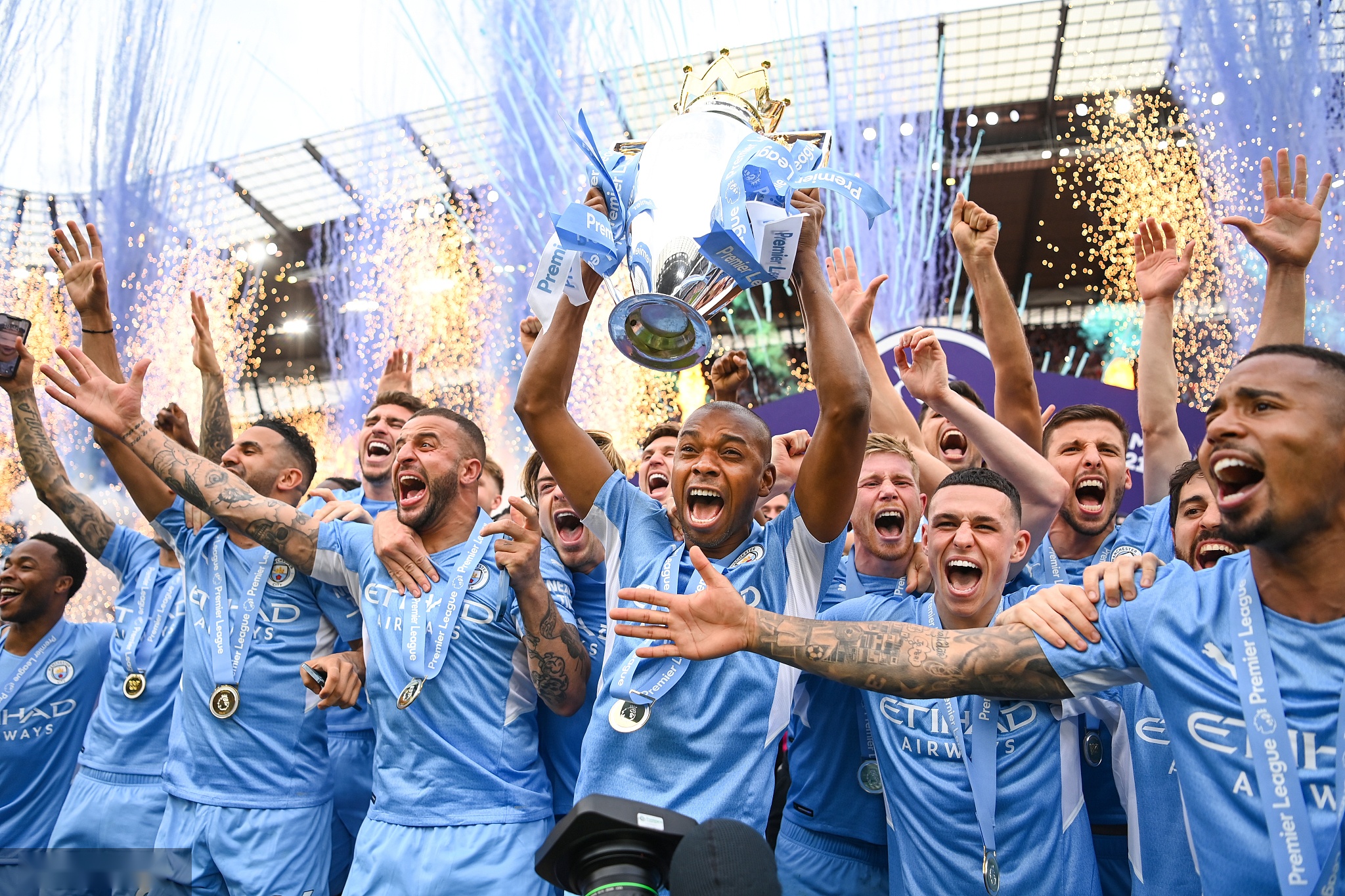 的表现而成 的表现而成